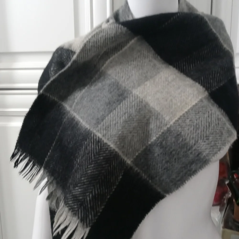 100% Superfine Lambs wool black gray Unisex Neck Scarf 47